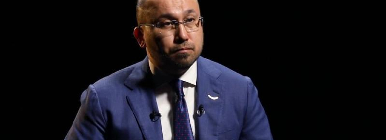 Министрлер мен әкімдерге жалақысы туралы қызармай жауап беруге кеңес беремін - Дәурен Абаев