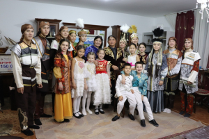 ЖЕРДЕ ЖЕТІМ ЖЫЛАСА...