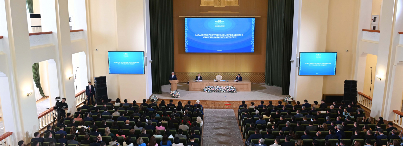 Мемлекет басшысы Ұлттық ғылым академиясында жас ғалымдармен кездесті