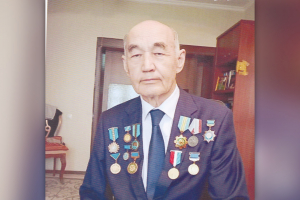 ТІЛ МАЙДАНЫНЫҢ САРБАЗЫ