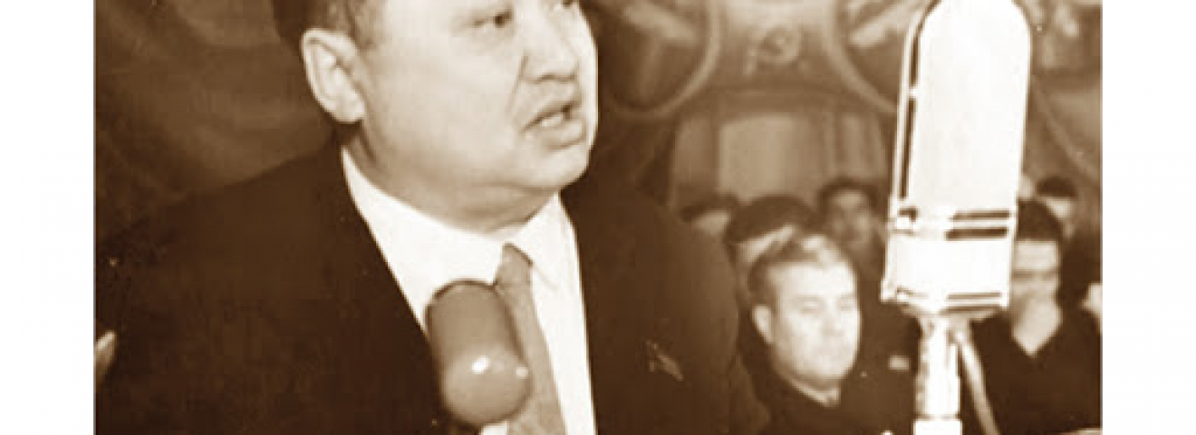 ЖҰМАБЕК ТӘШЕНОВ: ӨЗІҢ ҮШІН КУМИРДІ ҚАЛАЙ ЖАСАУҒА БОЛАДЫ?