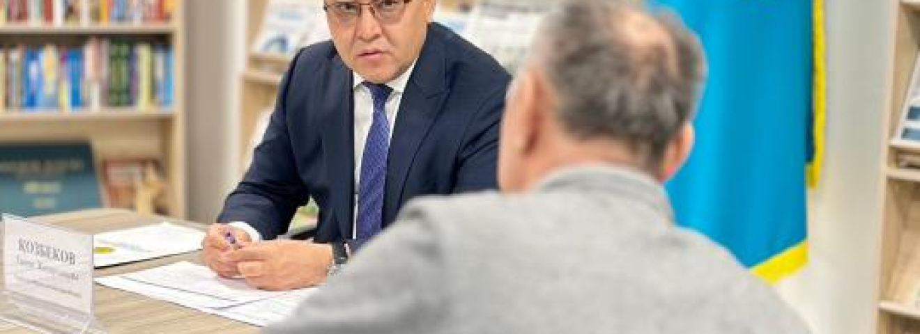 Түркістанда облыс әкімінің орынбасары тұрғындарды жеке қабылдады