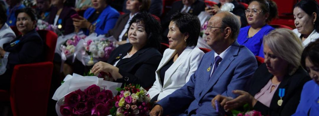 «Педагогтердің мәртебесін нығайту, біліктілігін арттыру және олардың шығармашылық жұмысына жағдай жасау - басты басымдық» - Оқу-ағарту министрі Жұлдыз Сүлейменова