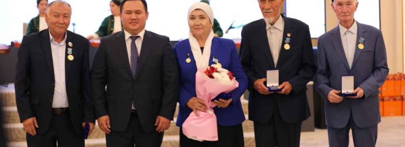 ТҮРКІСТАН ҚАЛАСЫНДА ҚАРТТАР КҮНІ АТАП ӨТІЛДІ