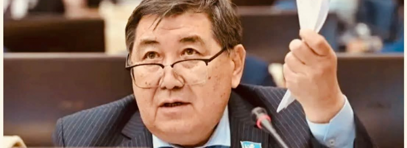 Ермұрат Бәпи дауға айналған сауалына түсініктеме берді