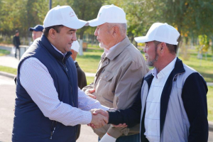 Түркістанда облыс әкімі мен тұрғындар жасыл бастаманы қолдады