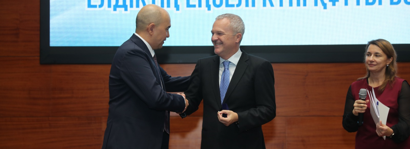 ЕҰУ проректоры Думан Айтмағамбетов Италия Жұлдызы орденімен марапатталды