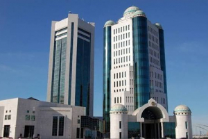 ПАРЛАМЕНТ ПЕН ҮКІМЕТ БЮДЖЕТТІҢ АШЫҚТЫҒЫН ҚАМТАМАСЫЗ ЕТУ ҮШІН БІРЛЕСІП ЖҰМЫС ІСТЕУДЕ