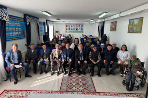 Қазыбек Иса Шымкенттегі қарттардың өзекті мәселелерін тыңдады