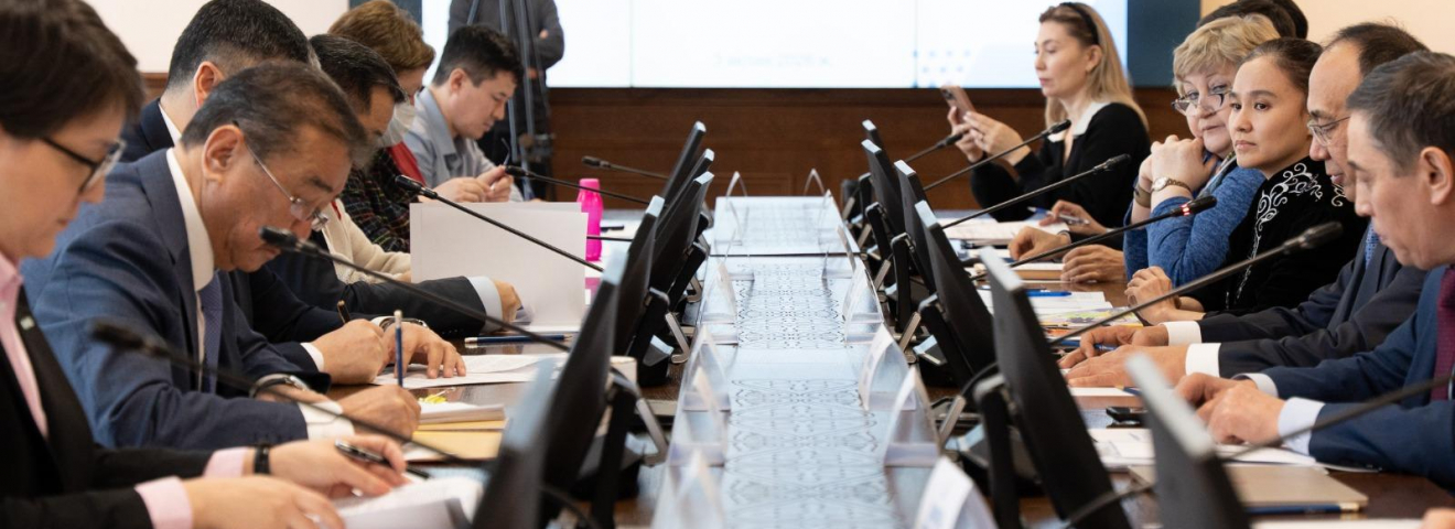 ЕҰУ-да Қазақстан Республикасының Жаңа Конституциясы жобасының негізгі тұжырымдары талқыланды