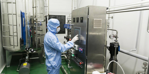 ОТАНДЫҚ ФАРМАЦЕВТИКАЛЫҚ ӨНДІРІС ӨЗ ПОЗИЦИЯСЫН НЫҒАЙТУДА: ҚАЗАҚСТАНДЫҚ ДӘРІ-ДӘРМЕКТЕРДІҢ ҮЛЕСІ 40%-ҒА ЖЕТТІ