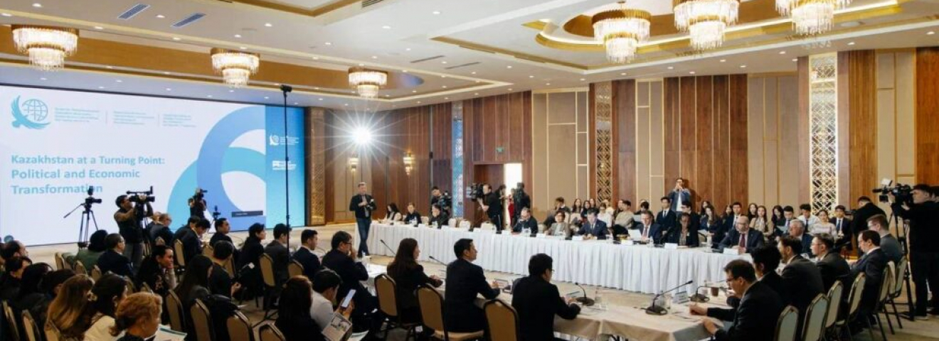 Конституциялық реформа және Қазақстанның келешегі: ҚСЗИ шетелдік сарапшылармен бірлесіп дайындалған баяндаманы ұсынды