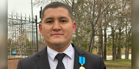 Бұл марапат жігер берді: Президент қолынан медаль алған ғалым әсерімен бөлісті