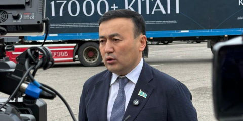 Дулат Тастекей ауыл мектептеріне 17 мыңнан астам кітап сыйлады