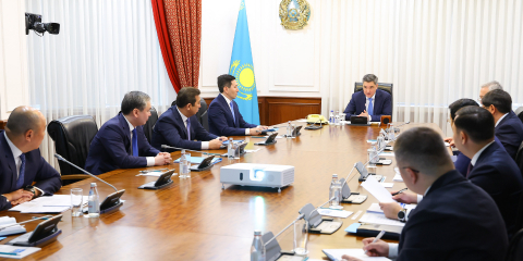 Олжас Бектенов жеңіл өнеркәсіпті дамыту тәсілдерін қайта қарауды тапсырды