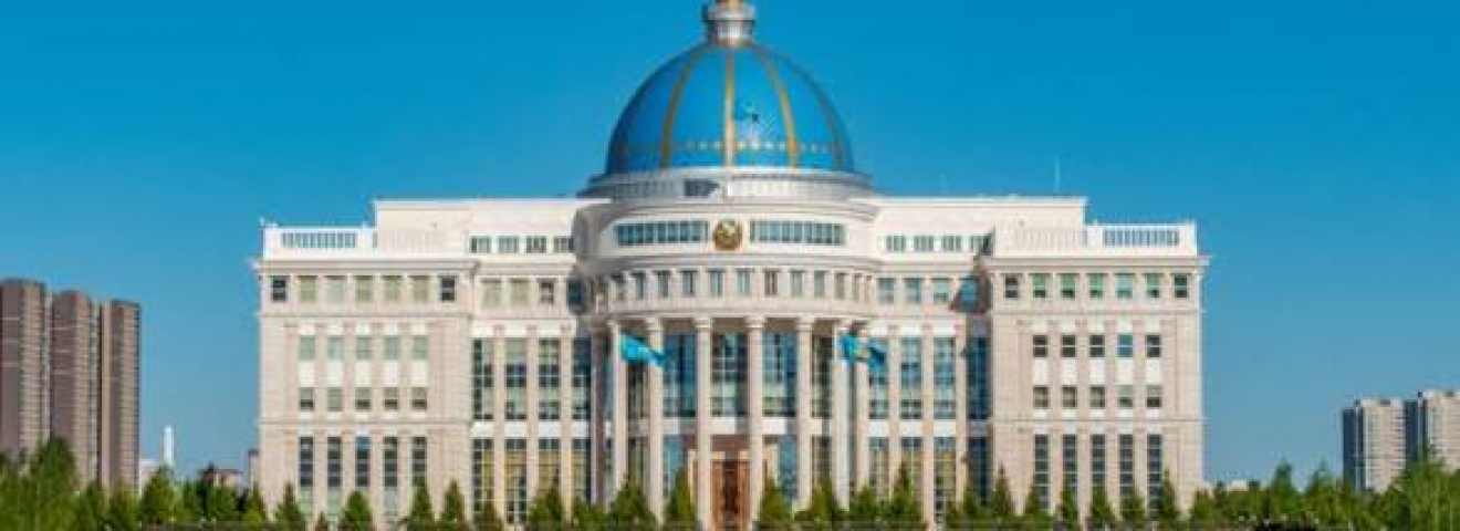 Президент вице-президент, Құрылтай және Халық кеңесі туралы құжаттарға қол қойды