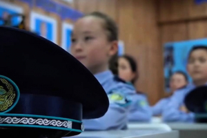 ІІМ: "Жас сақшы" сыныптарының алғашқы түлектері сертификат алып, заңға қызмет ету жолын таңдады