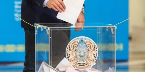 Партиялар мектептерде, ауруханаларда және өндіріс орындарында сайлаушылармен кездесіп, өзекті мәселелерді талқылауда