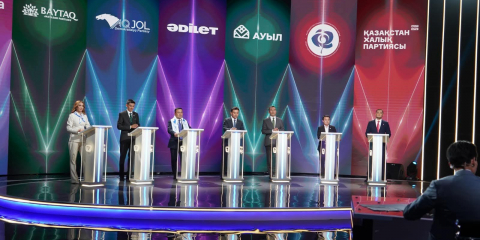 СӨЗДЕН ІСКЕ ДЕЙІН: «АҚ ЖОЛ» САЙЛАУЫНЫҢ БАҒДАРЫ НЕНІ КӨРСЕТЕДІ?