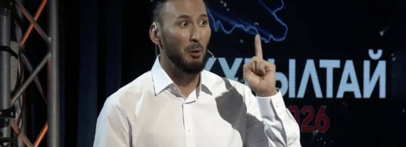 Абайдың биіктігін малмен өлшеп өзінің рухани төмендігін көрсетті - Тоққожа Қожағұл