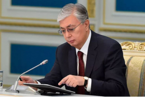Тоқаев Зеленскийді Украинаның Тәуелсіздік күнімен құттықтады