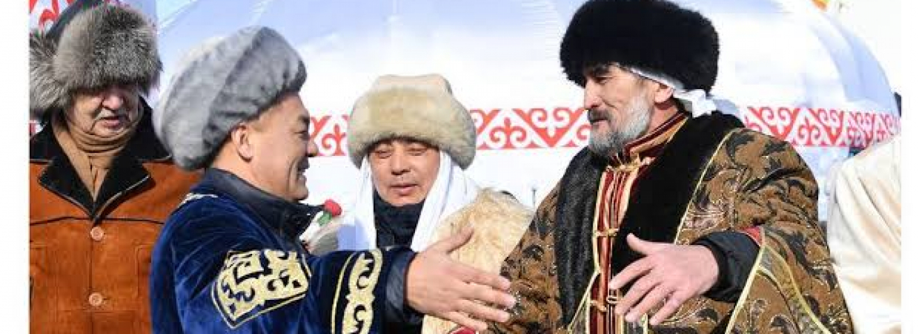 ҚАЗАҚ ҚАЛАЙ АМАНДАСҚАН?