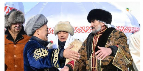 ҚАЗАҚ ҚАЛАЙ АМАНДАСҚАН?