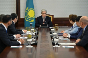 Президент Құрылтайдағы партия фракцияларының жетекшілерімен кездесті