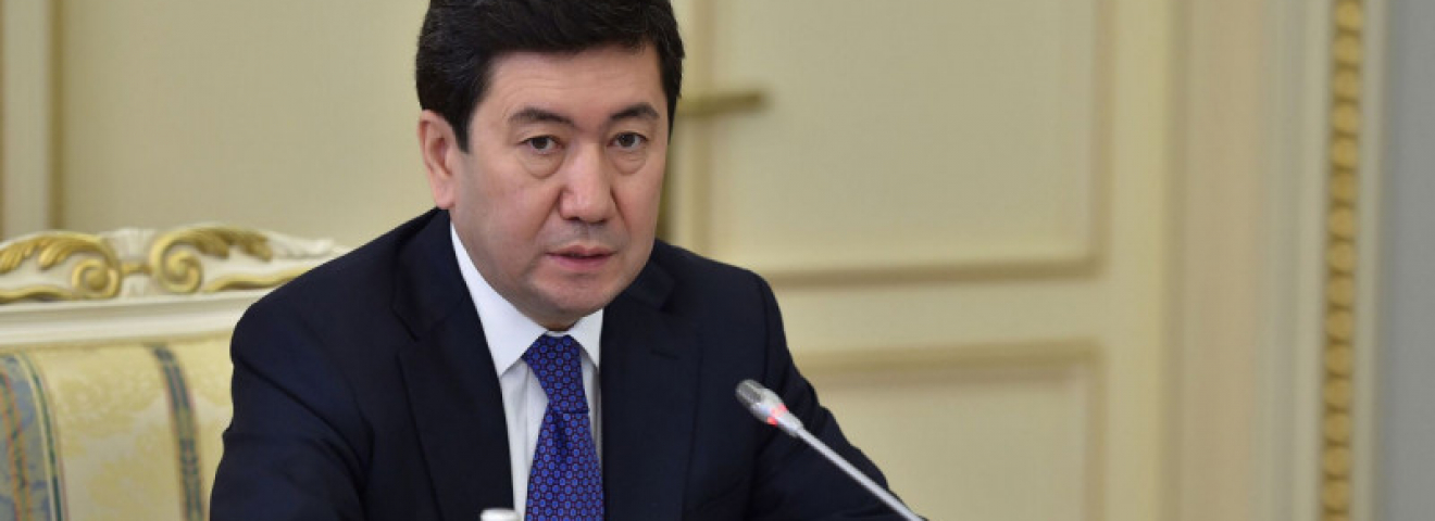 Ерлан Қошанов Халық Кеңесінің төрағасы болып сайланды