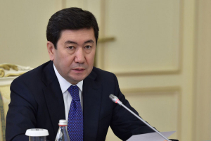 Ерлан Қошанов Халық Кеңесінің төрағасы болып сайланды