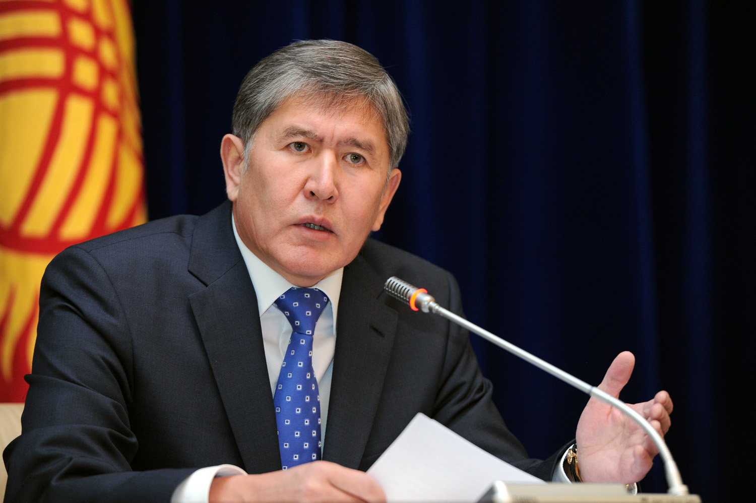 Атамбаев обвинил Москву во вмешательстве во внутренние дела Киргизии