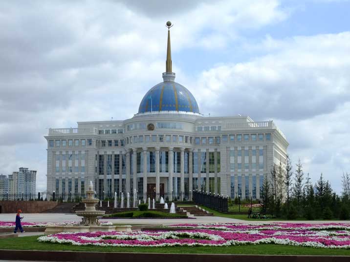 Нұрсұлтан Назарбаев - Заңдарға 35 өзгеріс енгізіледі