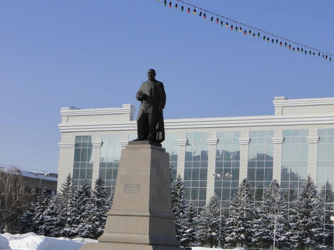 Әйгілі академик Сапарбаевтың Абайдың ескерткішін қалай қорғап қалғанын айтып берді