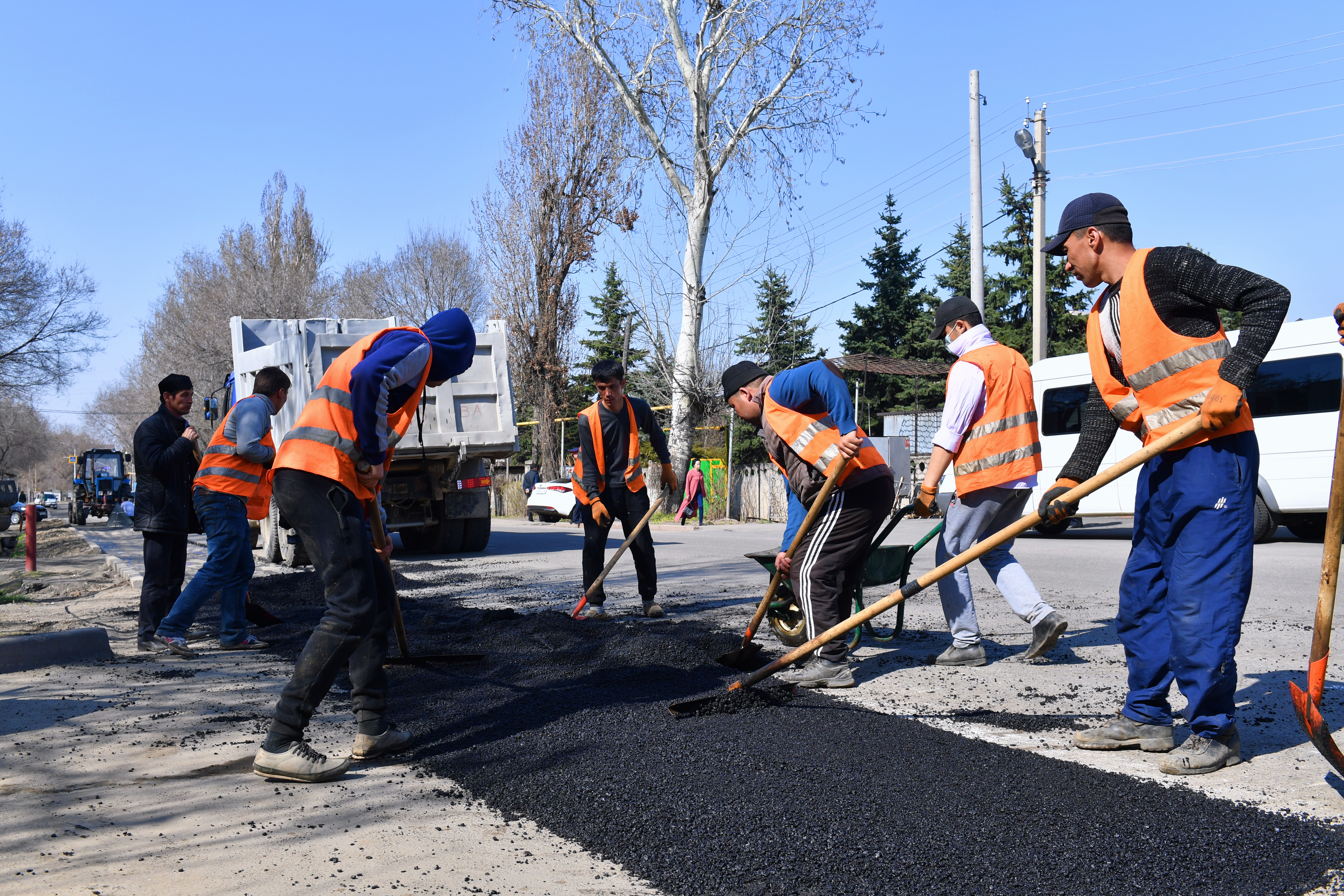 Алматының жолдарын жөндеуге 7 миллиард теңге бөлінді