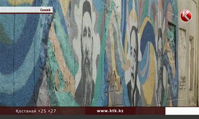 Семей орталығында бұзақылар Абай, Шәкәрім, Мұхтар Әуезовтердің суреттерін бейәдеп жазбалармен бүлдіріп кетті