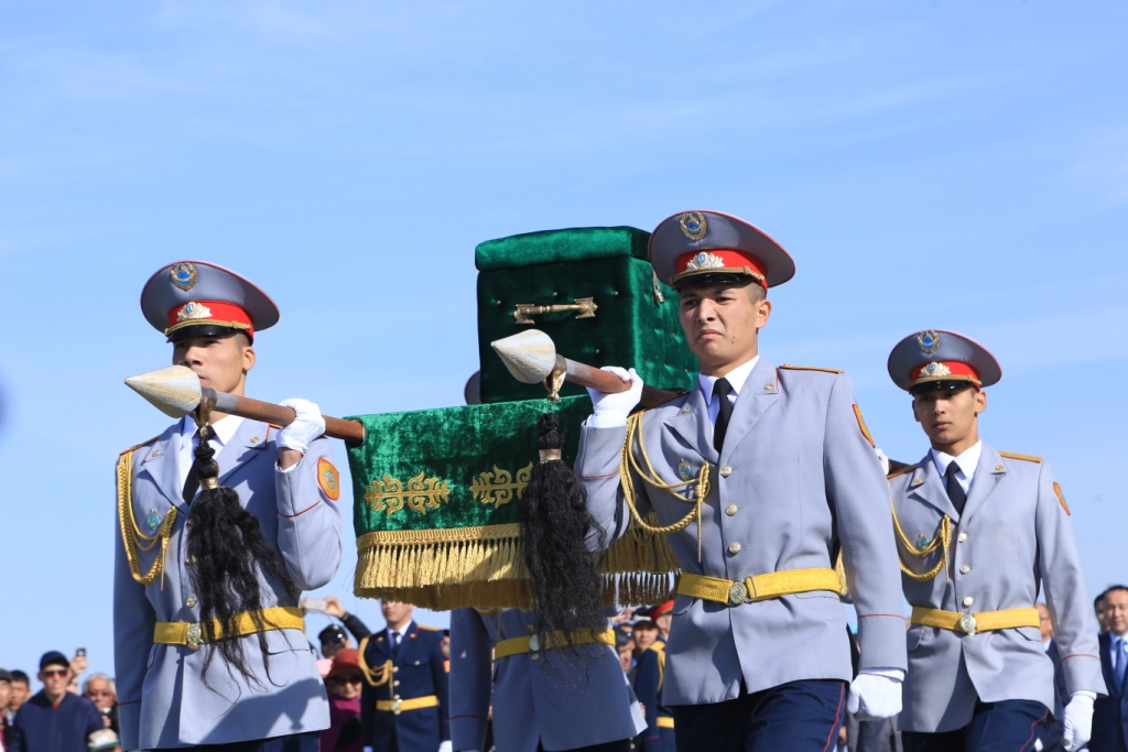 Сәбит ДОСАНОВ: ЕЛІН СҮЙГЕН ЕР БОЛАДЫ