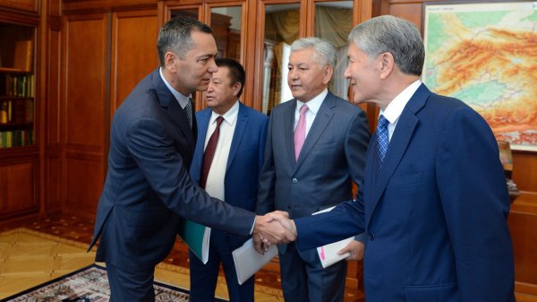 Қырғызстандағы президенттік сайлауда Қазақстанның өзінің «жеке» адамы жоқ - сарапшы