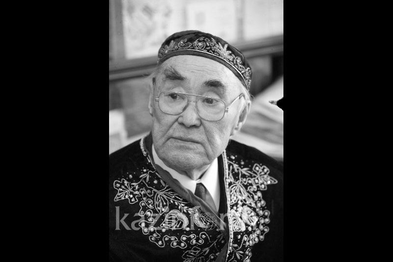 Қазақтың көрнекті ақыны Мұзафар Әлімбаев өмірден озды