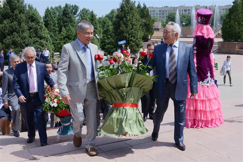 Амангелді Құсайынов, профессор: «ҰҚТЫРА АЛСАҢ – АЙТ!»