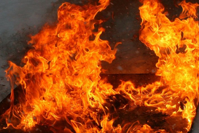 ШҰҒЫЛ: Ақтөбеде автобус өртеніп, 52 адам тірідей жанып кетті