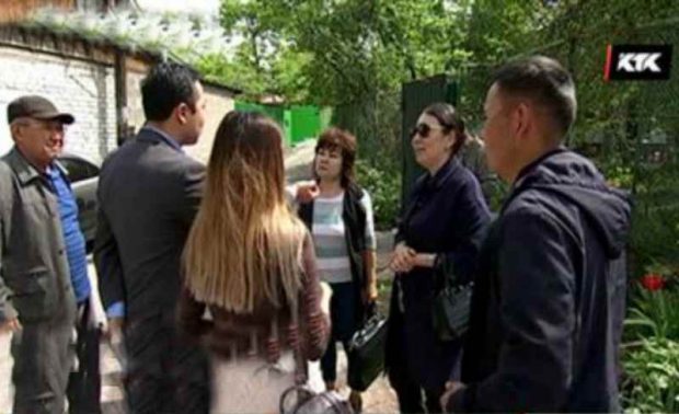 Қытайлық консул түрмеде отырған оралмандарды құтқаруға уәде берді