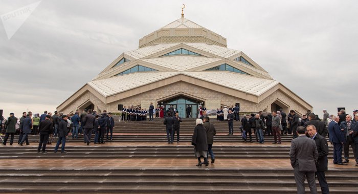 "Алланың гүлі секілді": Астанада жаңа мешіт ашылды (ФОТО)