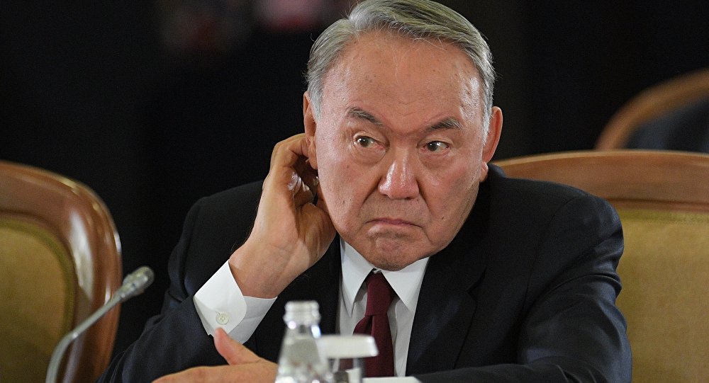 Назарбаев барлық полицейлерді жұмыстан қуып жіберуді ұсынды