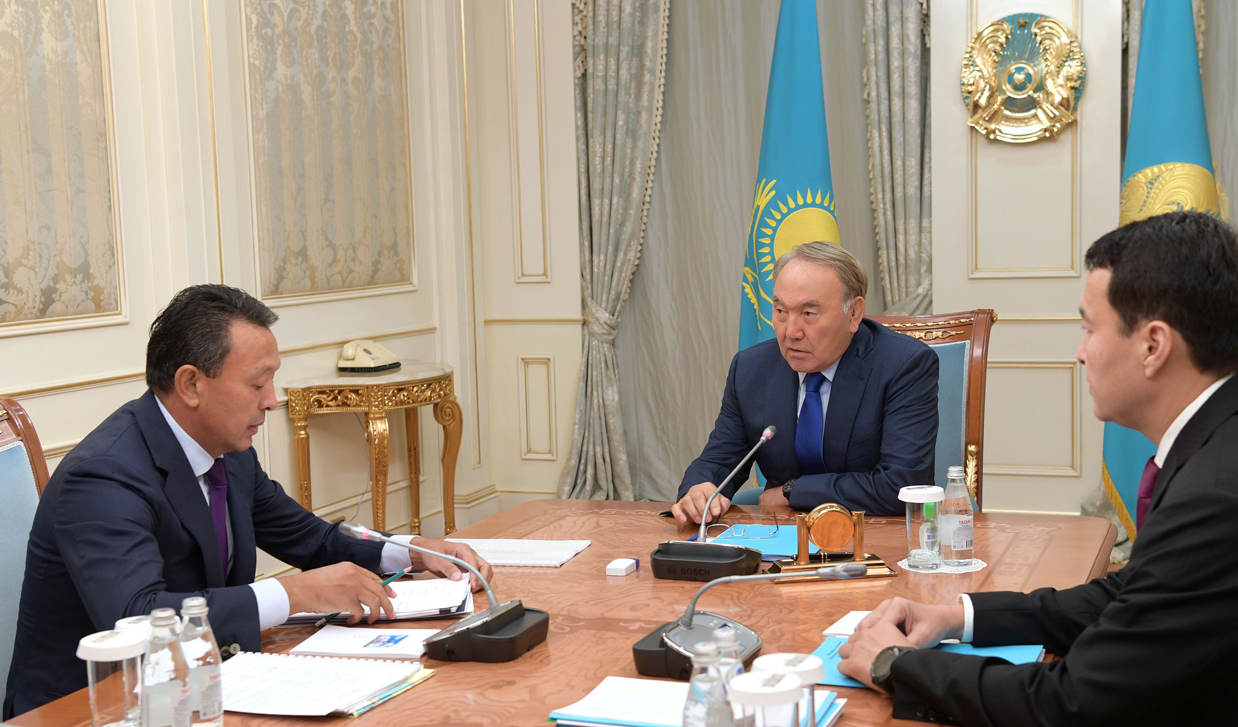 Мемлекет басшысы «ҚазМұнайГаз» ҰК» АҚ басқармасының төрағасы Сауат Мыңбаевты қабылдады