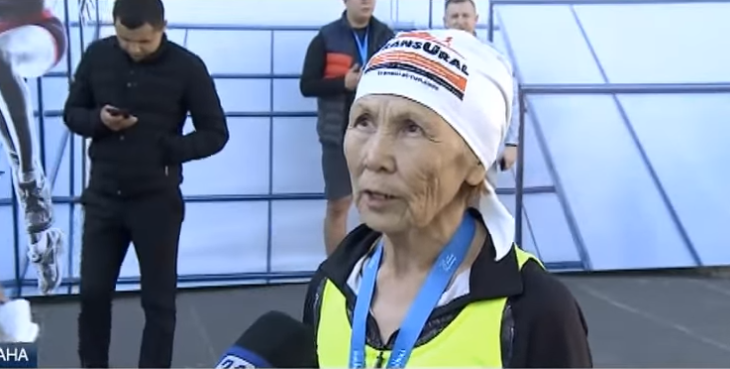 Елордада 71 жастағы әжей 34-қабатқа тоғыз минутта жүгіріп шықты