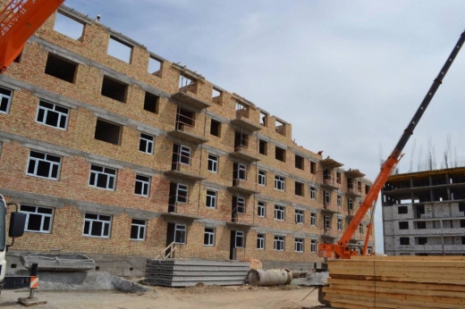 Бюджеттен ақша бөлінгенімен 20-дан астам мектеп əлі тапсырылмаған - депутат