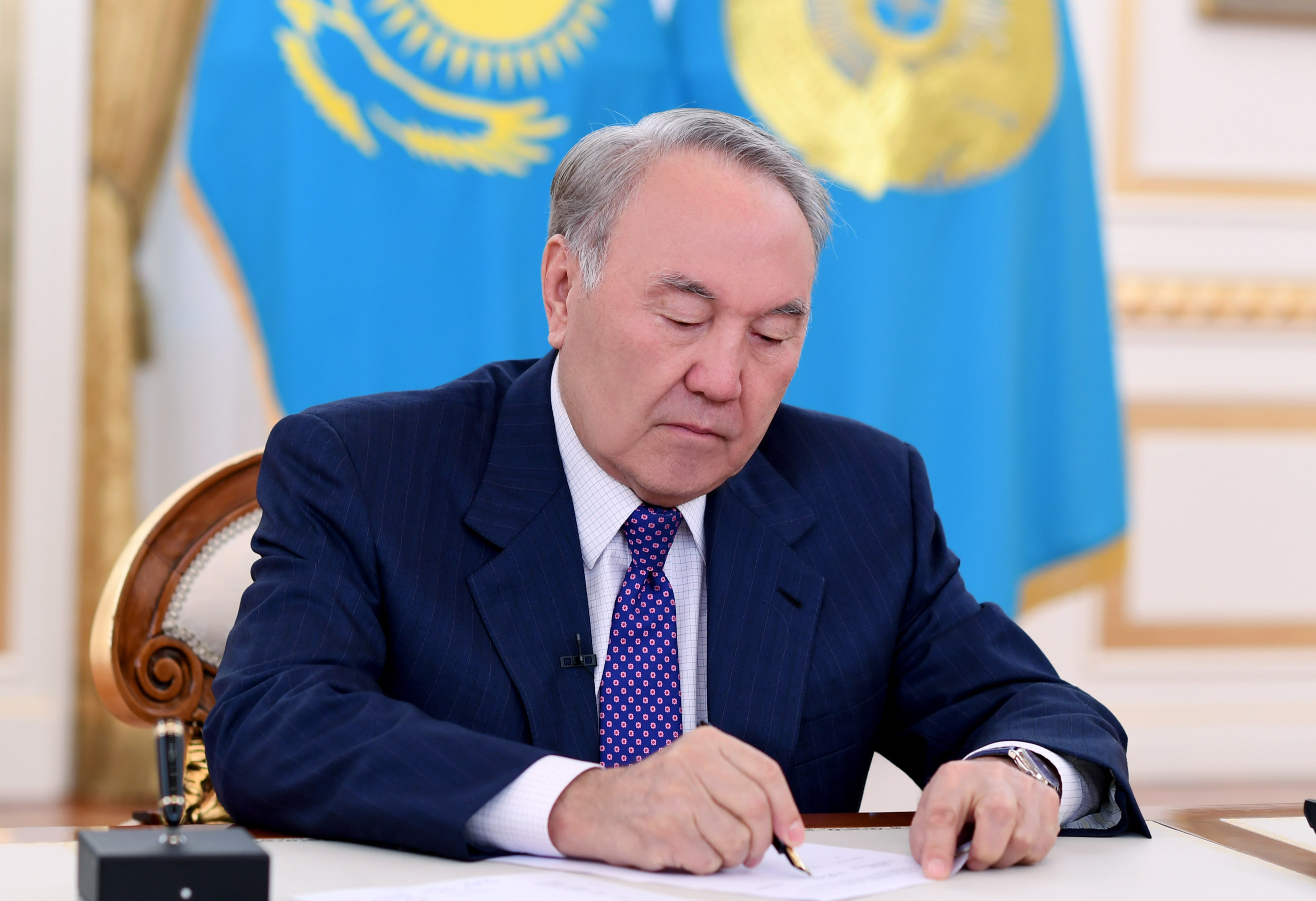 Нұрсұлтан Назарбаев бірқатар заңға қол қойды
