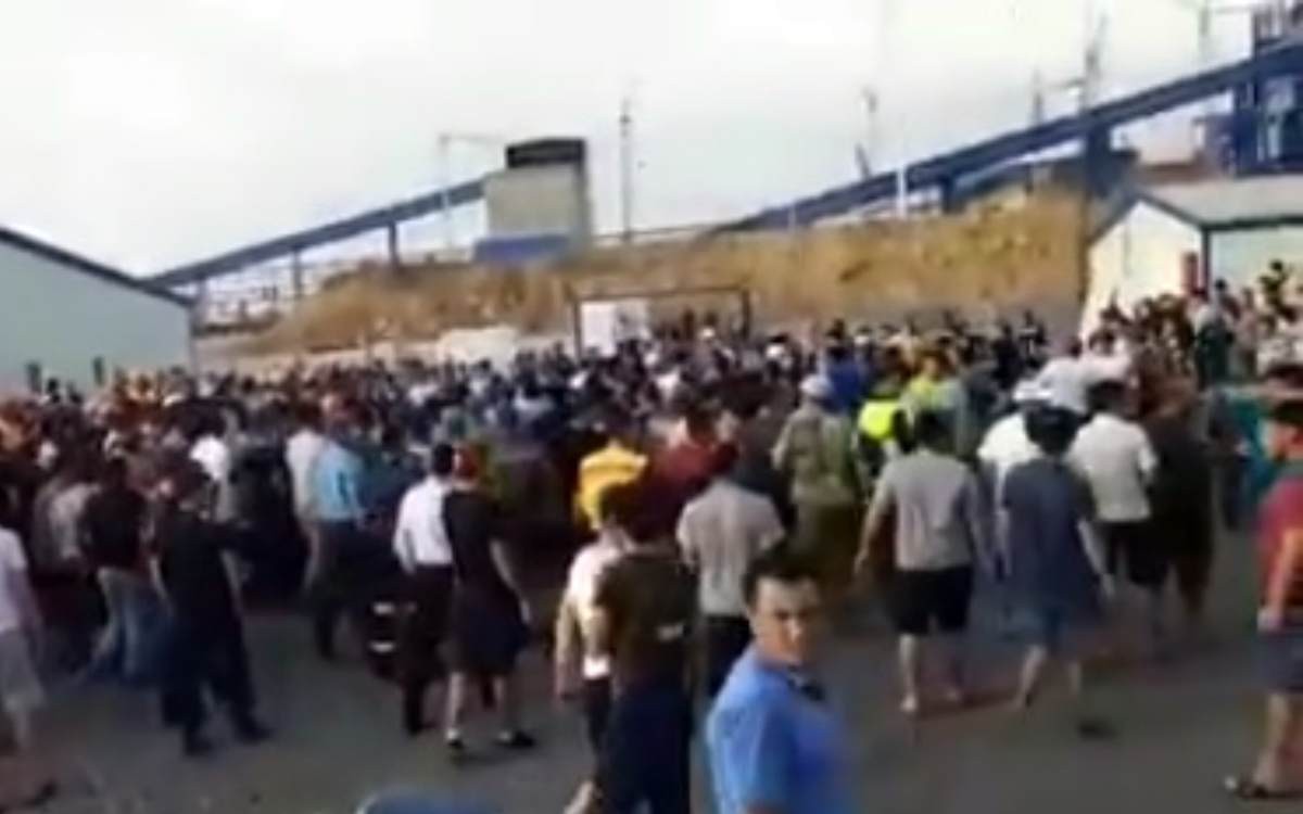 Қарағанды облысында отандық және шетелдік жұмысшылар төбелесті: Полиция мәлімдеме жасады
