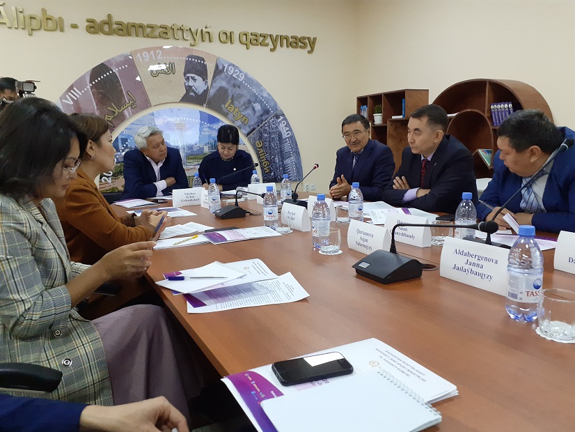 Қайнар Олжай: Журналистер термин сөздерді өздерінше аударып алады