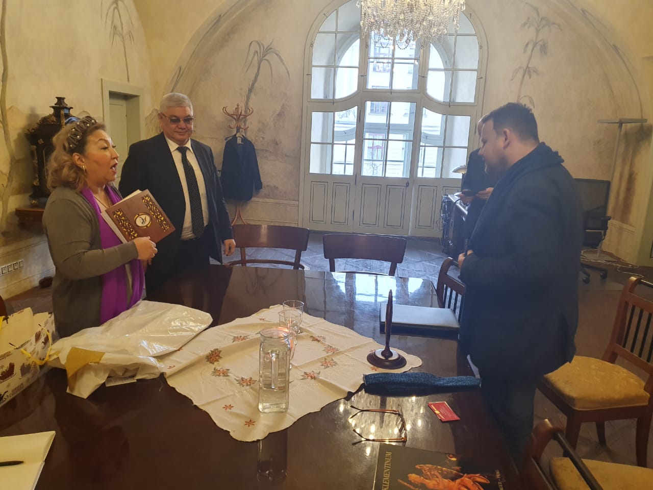 Чехияда Әбіш Кекілбайұлының кітаптары таныстырылды